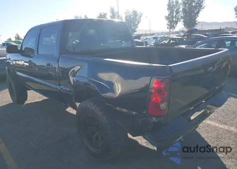 2004 Chevrolet Silverado 1500 Ls z USA, uszkodzony, nr VIN 2GCEC13TX41304021